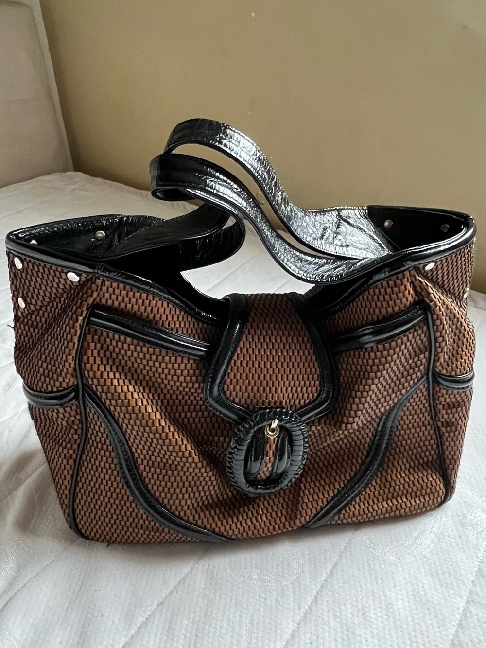 Textured Brown Shoulder Bag with Black Trim - Elisa Atheniense
